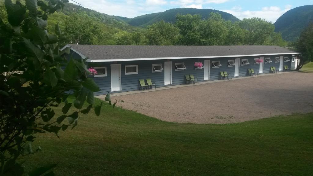 Cornerstone Motel Cheticamp Bagian luar foto