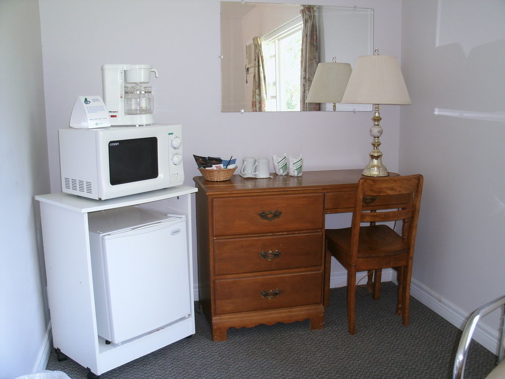 Cornerstone Motel Cheticamp Bagian luar foto